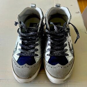 Clean MIDI Golden Goose. Silver, white, glitter, smoke free home.